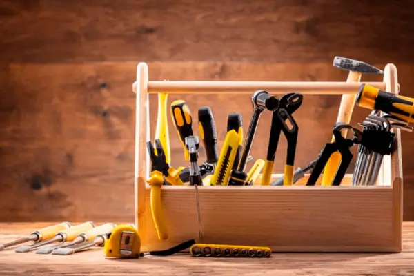 Ferramentas essenciais para instalar isolamento acústico em casa